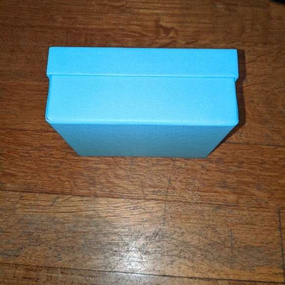Small Tiffany box with ribbon - Picture 3 of 4